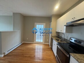 1084 Dorchester Ave, Unit 2 in Boston, MA - Building Photo - Building Photo