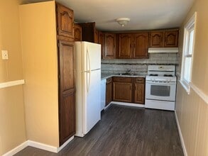 130 Baisley Ave, Unit 2nd Floor in East Rockaway, NY - Building Photo - Building Photo