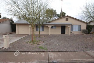 514 E Westchester Dr in Tempe, AZ - Building Photo