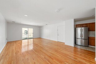 83 Oxford Ave in Jersey City, NJ - Building Photo