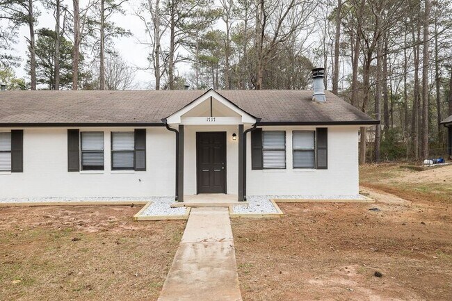 1717 Cedar Shoals Dr in Athens, GA - Building Photo - Building Photo