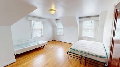 801 E Ann St in Ann Arbor, MI - Foto de edificio - Building Photo