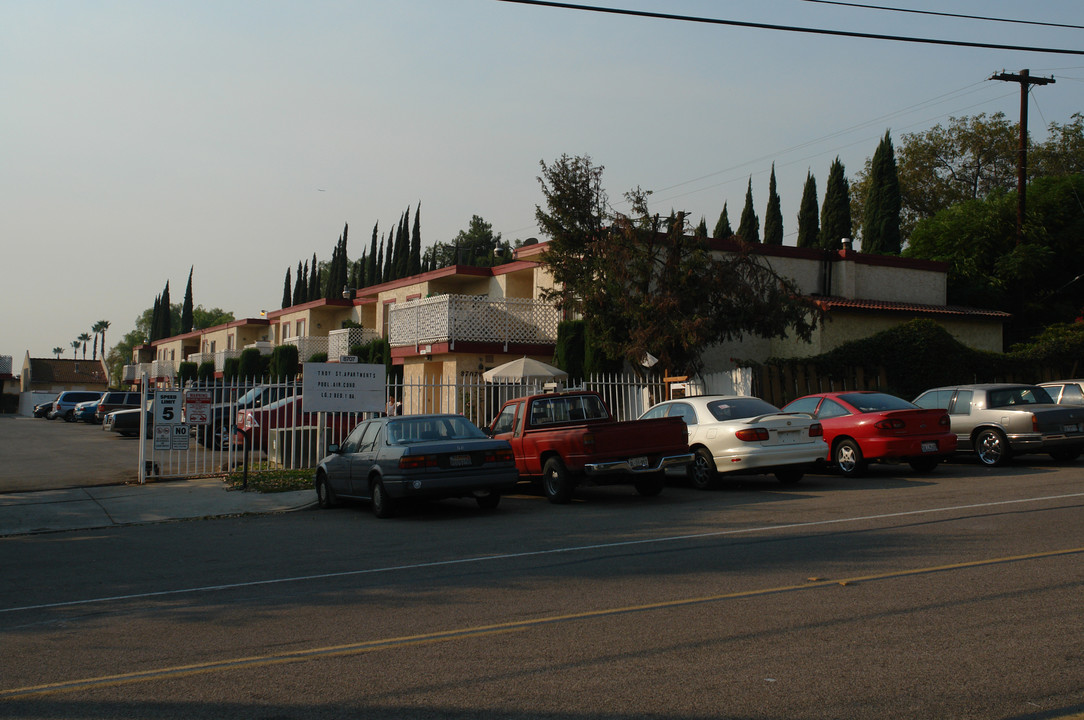 Vista de Helix in Spring Valley, CA - Building Photo