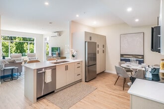 Rutherford Place Apartments in Nanaimo, BC - Building Photo - Building Photo