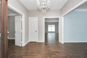 1302 Raintree Cir in Sugar Land, TX - Building Photo - Building Photo