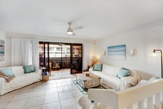 716 NE 20th Ln in Boynton Beach, FL - Building Photo - Building Photo