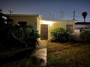 3605 Caspian Ave in Long Beach, CA - Building Photo - Building Photo