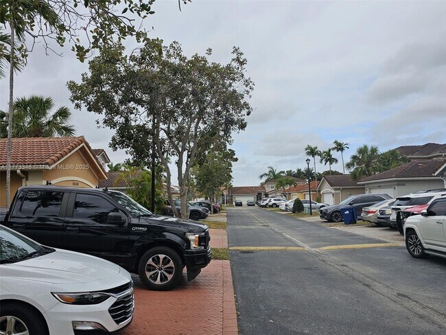 16327 SW 45th Terrace in Miami, FL - Building Photo - Building Photo
