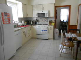 65 Fairbanks St, Unit 1 Apartamentos