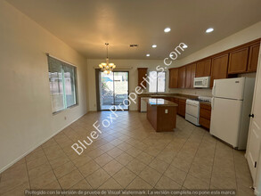 1194 W Rodriguez Rd in Oro Valley, AZ - Building Photo - Building Photo