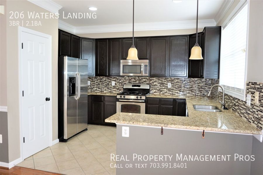 206 Waters Landing in Stafford, VA - Building Photo
