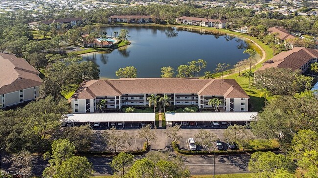 5724 Deauville Cir in Naples, FL - Foto de edificio - Building Photo