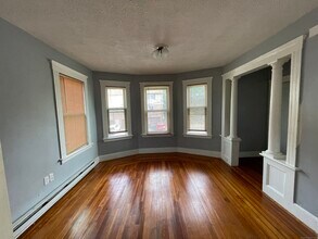 152 Wolcott St in Waterbury, CT - Building Photo - Building Photo