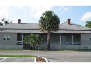 165 NW Franklin St in Lake City, FL - Foto de edificio - Building Photo