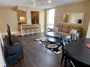 200 N Dearborn St, Unit 2202 in Chicago, IL - Building Photo - Building Photo