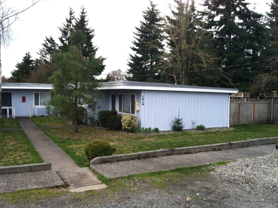 1315 Violet St SE in Lacey, WA - Building Photo
