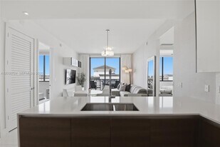 301 Altara Ave in Coral Gables, FL - Building Photo