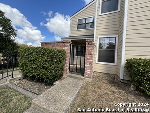 11610 Vance Jackson Rd in San Antonio, TX - Foto de edificio