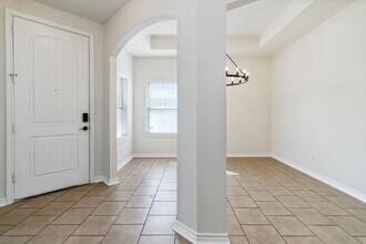 9046 Indigo Lake in San Antonio, TX - Building Photo - Building Photo