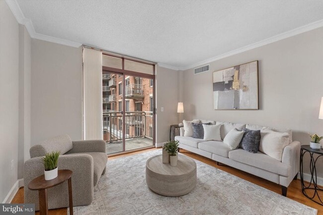 property at 1205 N Garfield St