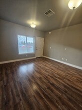 504-508 Gray Ct in Central Point, OR - Building Photo - Building Photo