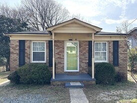 3115 Seymour Dr in Charlotte, NC - Building Photo