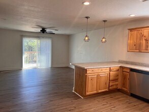 1845 Mesa St in Redding, CA - Building Photo - Building Photo