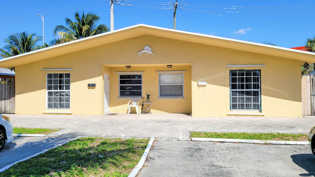 311 NW 57th St in Oakland Park, FL - Building Photo - Building Photo