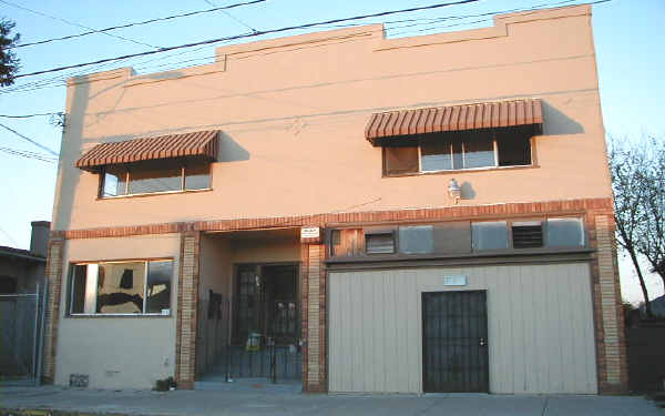 886 45th St in Oakland, CA - Foto de edificio - Building Photo