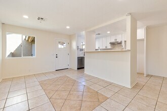 13725 Nahum Dr in Desert Hot Springs, CA - Foto de edificio - Building Photo