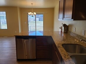 14463 S Edgemere Dr in Herriman, UT - Building Photo - Building Photo