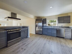 1931 A St-Unit -unit B in Eureka, CA - Building Photo - Building Photo