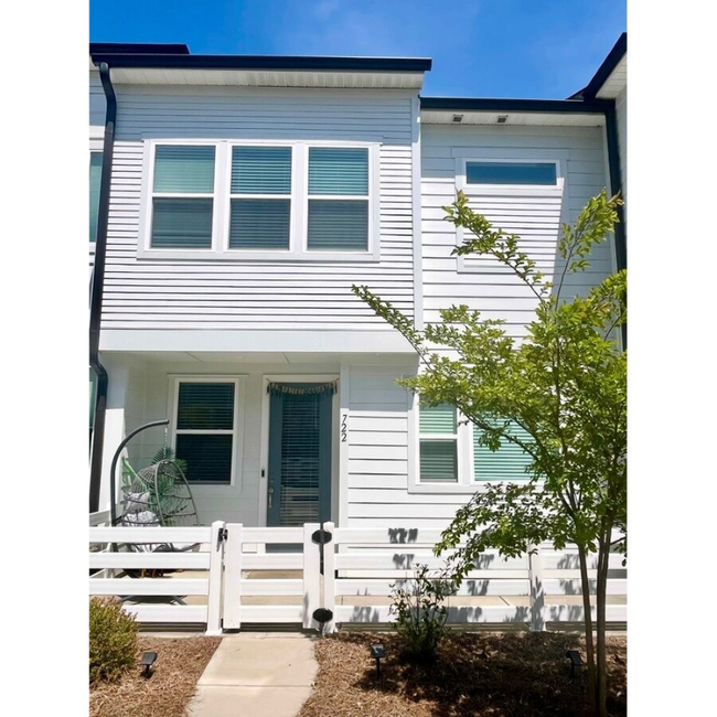 property at 722 Redd Aly