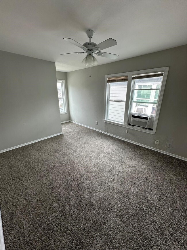 3102 Brackenridge St