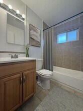 7328 Franklin Blvd in Sacramento, CA - Building Photo - Building Photo