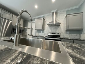 1009 Cloverleaf Cir in Brooksville, FL - Foto de edificio - Building Photo