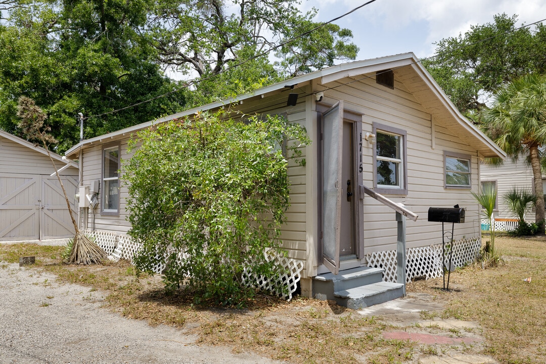 1715 14th St S, Unit 1715 14th St S in St. Petersburg, FL - Building Photo