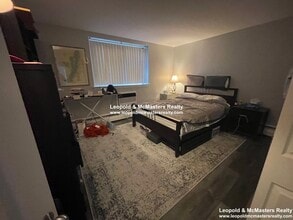 811 Washington St, Unit A in Brookline, MA - Building Photo - Building Photo