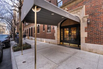 Dara Gardens in New York, NY - Building Photo - Building Photo