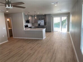 174 Soul Harvest Pass in San Marcos, TX - Foto de edificio - Building Photo