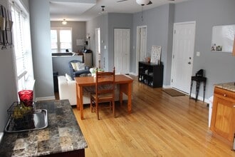 3745 W Argyle St in Chicago, IL - Building Photo - Building Photo