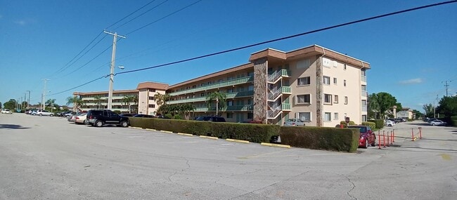 300 Village Green Cir S in Palm Springs, FL - Building Photo - Building Photo