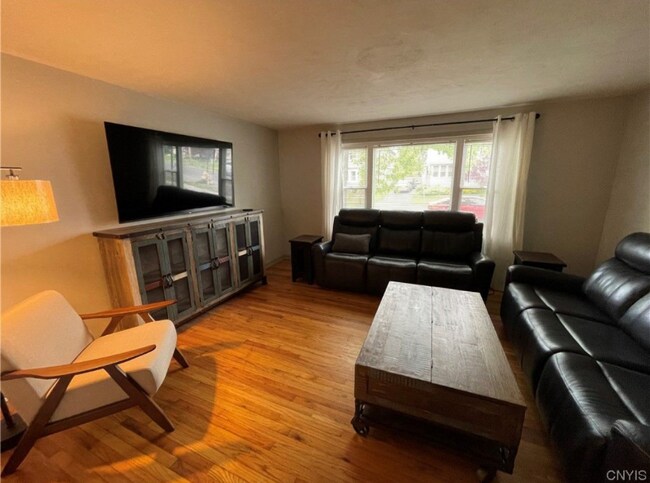 202 Stafford Ave in Syracuse, NY - Foto de edificio - Building Photo