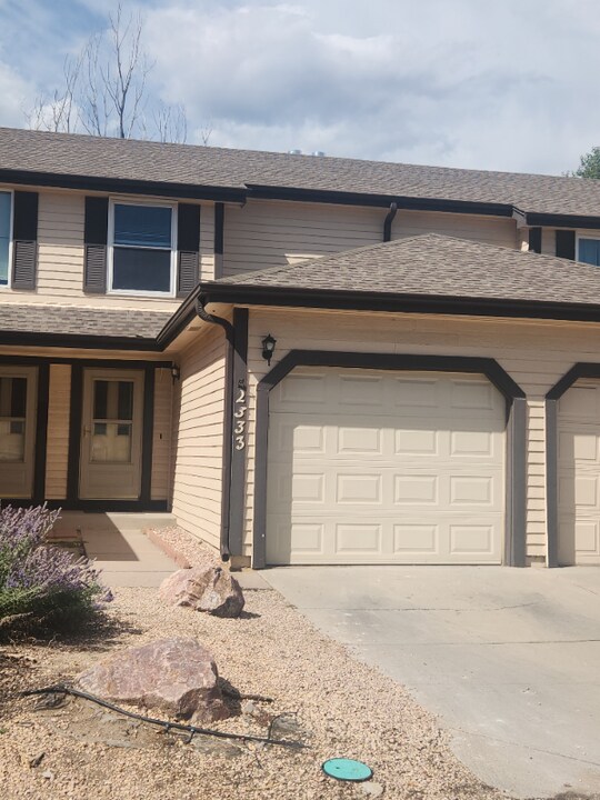 2333 Lexington Village Ln in Colorado Springs, CO - Building Photo