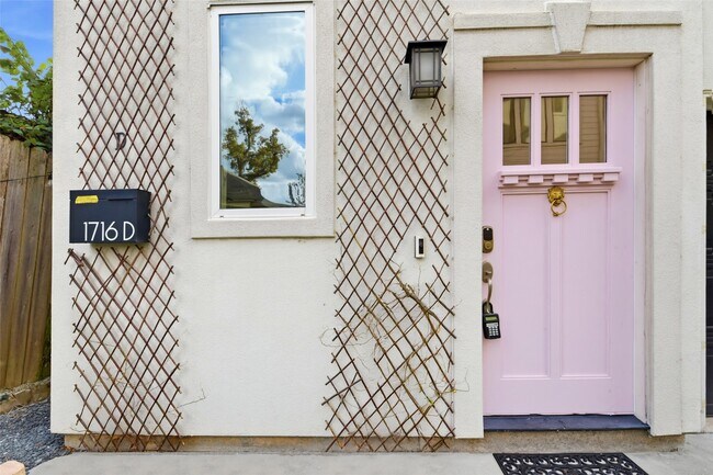 1716 Ovid St in Houston, TX - Building Photo - Building Photo