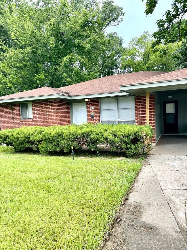 property at 2546 College Dr