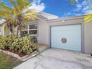 2842 Jackson St in Hollywood, FL - Building Photo - Building Photo