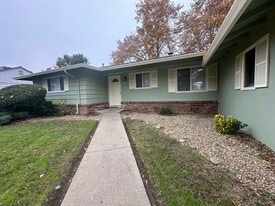 3521 Los Alamos Way in Sacramento, CA - Building Photo