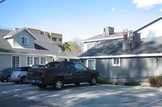 Colfax Apartments in North Hollywood, CA - Building Photo - Building Photo