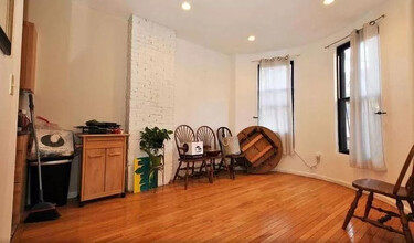 33 Delle Ave, Unit 1 in Boston, MA - Foto de edificio - Building Photo